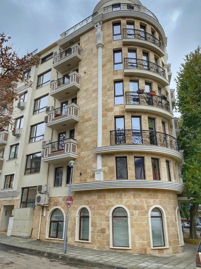 Stylish Urban Apart New 2021 Close To The Beach Varna Buitenkant foto