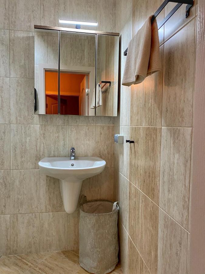 Stylish Urban Apart New 2021 Close To The Beach Varna Buitenkant foto